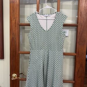 New York & Company Women’s Green White Fit And Flare Dress Cap Sleeve V-Neck